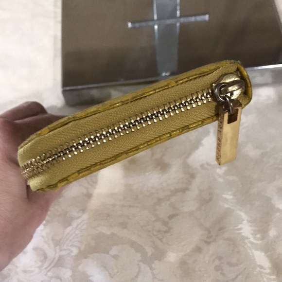 Tory Burch Wallet - Picture 5 of 10